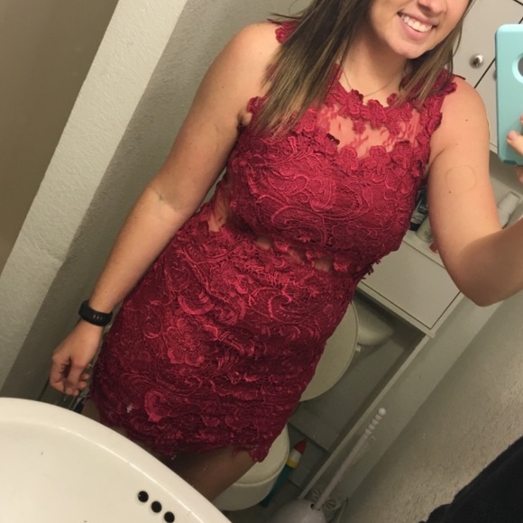 L’Atiste Lace Wine Dress - Picture 2 of 8